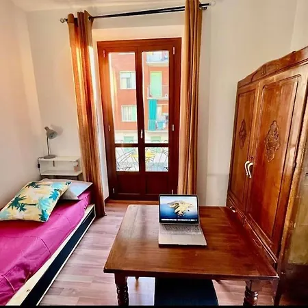 Alchemist Flat 1 Daire *